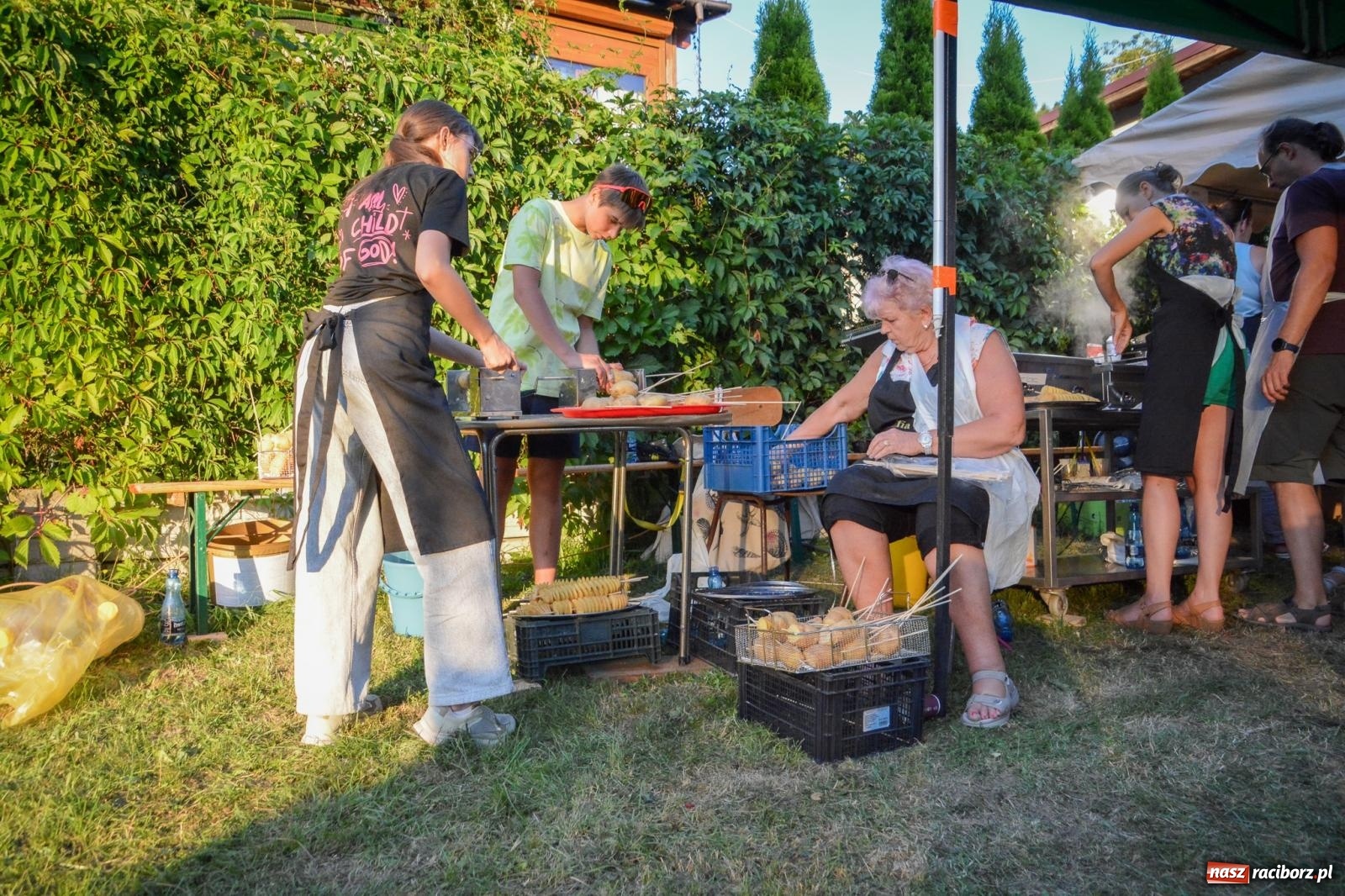 Zdjęcie w galerii na portalu naszraciborz.pl: W Brzeziu jak w Toskanii. Halina Mlynkova wystąpiła na festynie parafialnym [FOTO i WIDEO] wiadomości z regionu