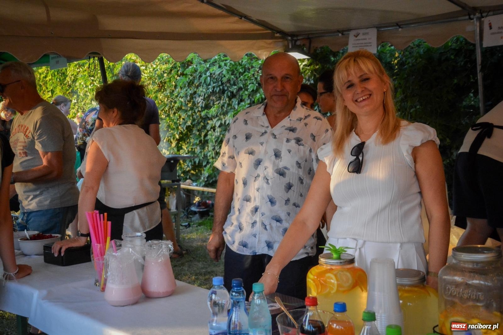 Zdjęcie w galerii na portalu naszraciborz.pl: W Brzeziu jak w Toskanii. Halina Mlynkova wystąpiła na festynie parafialnym [FOTO i WIDEO] wiadomości z regionu