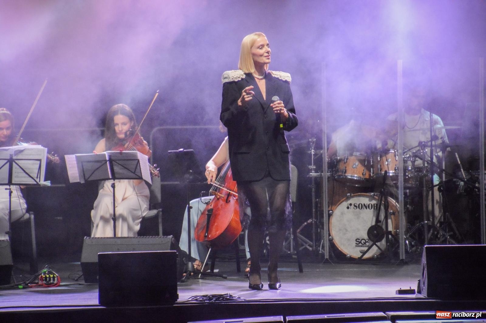 Zdjęcie w galerii na portalu naszraciborz.pl: W Brzeziu jak w Toskanii. Halina Mlynkova wystąpiła na festynie parafialnym [FOTO i WIDEO] wiadomości z regionu