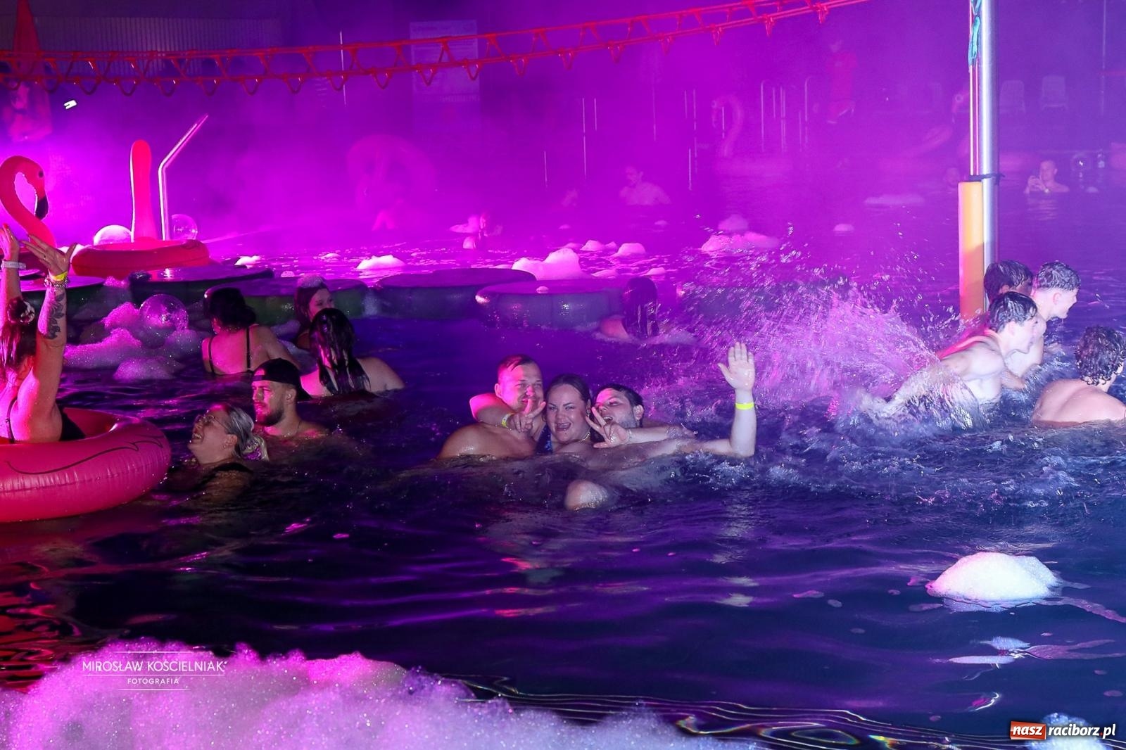 Zdjęcie w galerii na portalu naszraciborz.pl: Wakacje na H2Ostróg. Była zumba, Morska Kraina i wieczorne pool party wiadomości z regionu