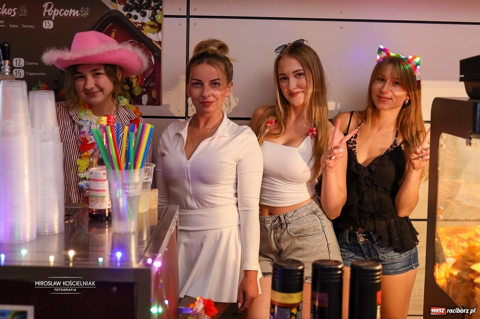 Zdjęcie w galerii na portalu naszraciborz.pl: Wakacje na H2Ostróg. Była zumba, Morska Kraina i wieczorne pool party wiadomości z regionu