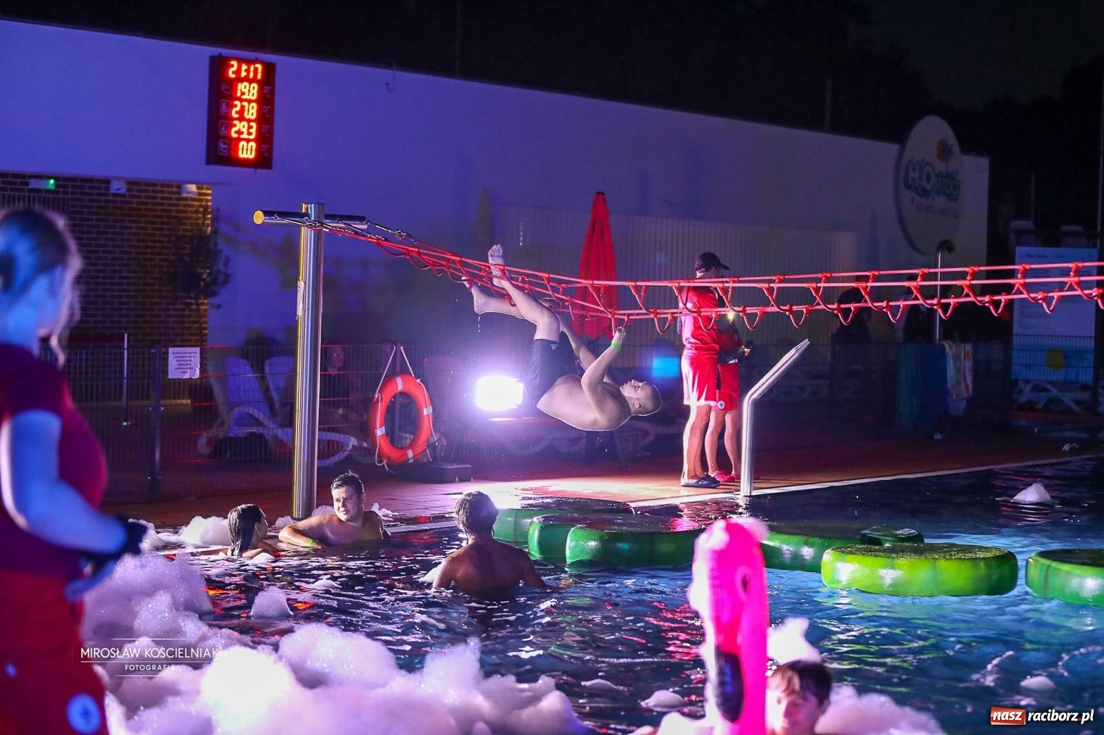 Zdjęcie w galerii na portalu naszraciborz.pl: Wakacje na H2Ostróg. Była zumba, Morska Kraina i wieczorne pool party wiadomości z regionu