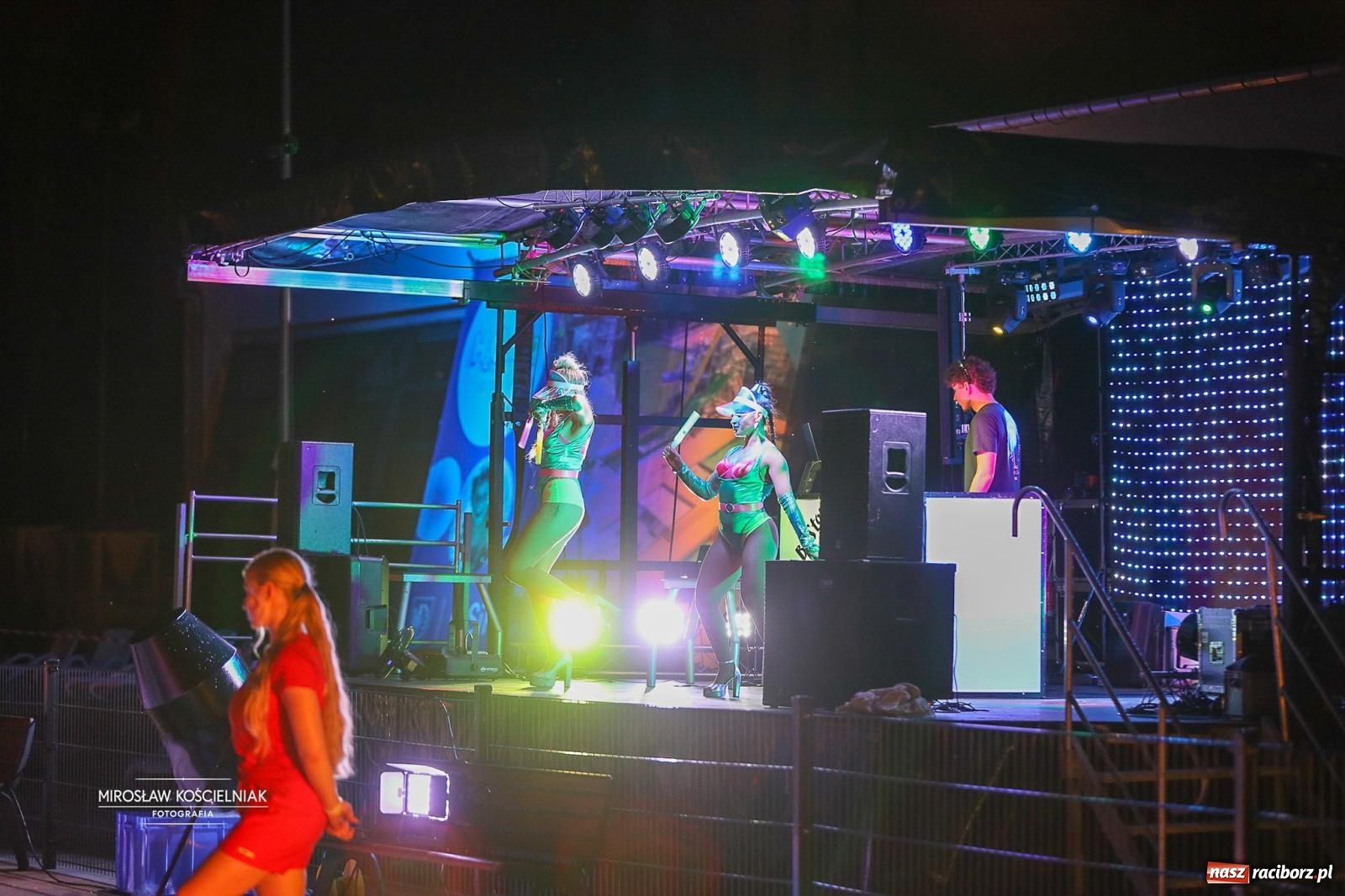Zdjęcie w galerii na portalu naszraciborz.pl: Wakacje na H2Ostróg. Była zumba, Morska Kraina i wieczorne pool party wiadomości z regionu