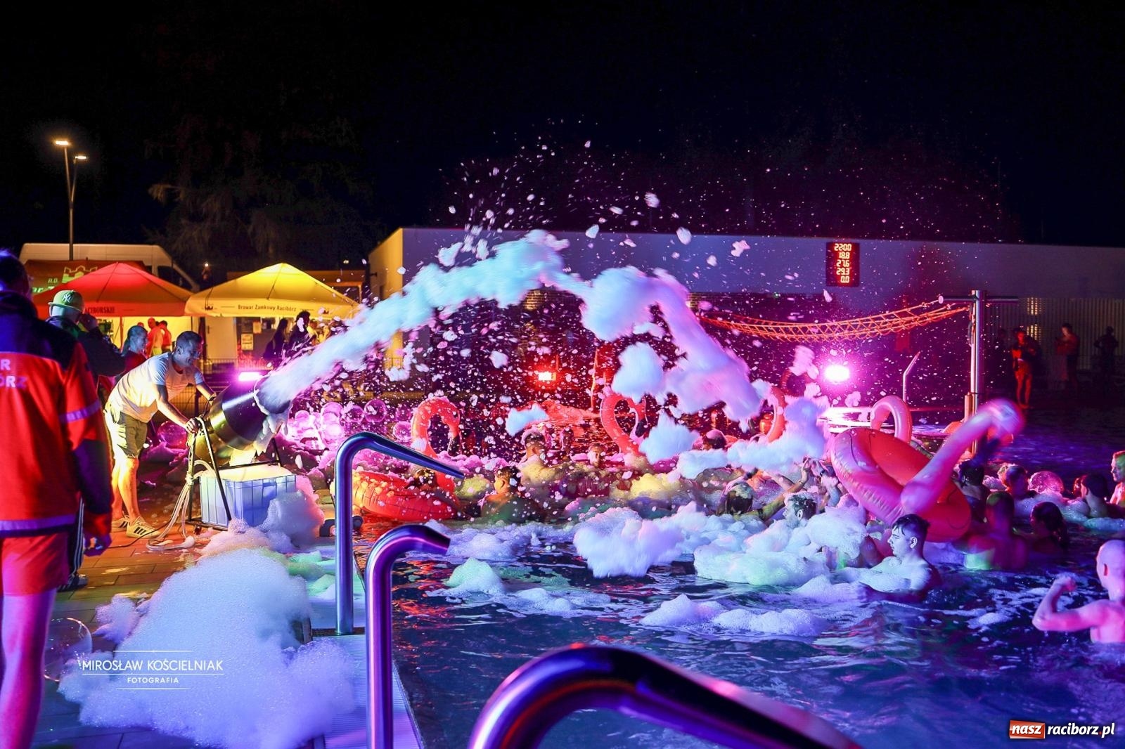 Zdjęcie w galerii na portalu naszraciborz.pl: Wakacje na H2Ostróg. Była zumba, Morska Kraina i wieczorne pool party wiadomości z regionu