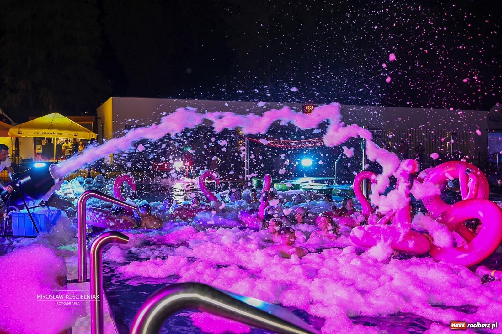 Zdjęcie w galerii na portalu naszraciborz.pl: Wakacje na H2Ostróg. Była zumba, Morska Kraina i wieczorne pool party wiadomości z regionu