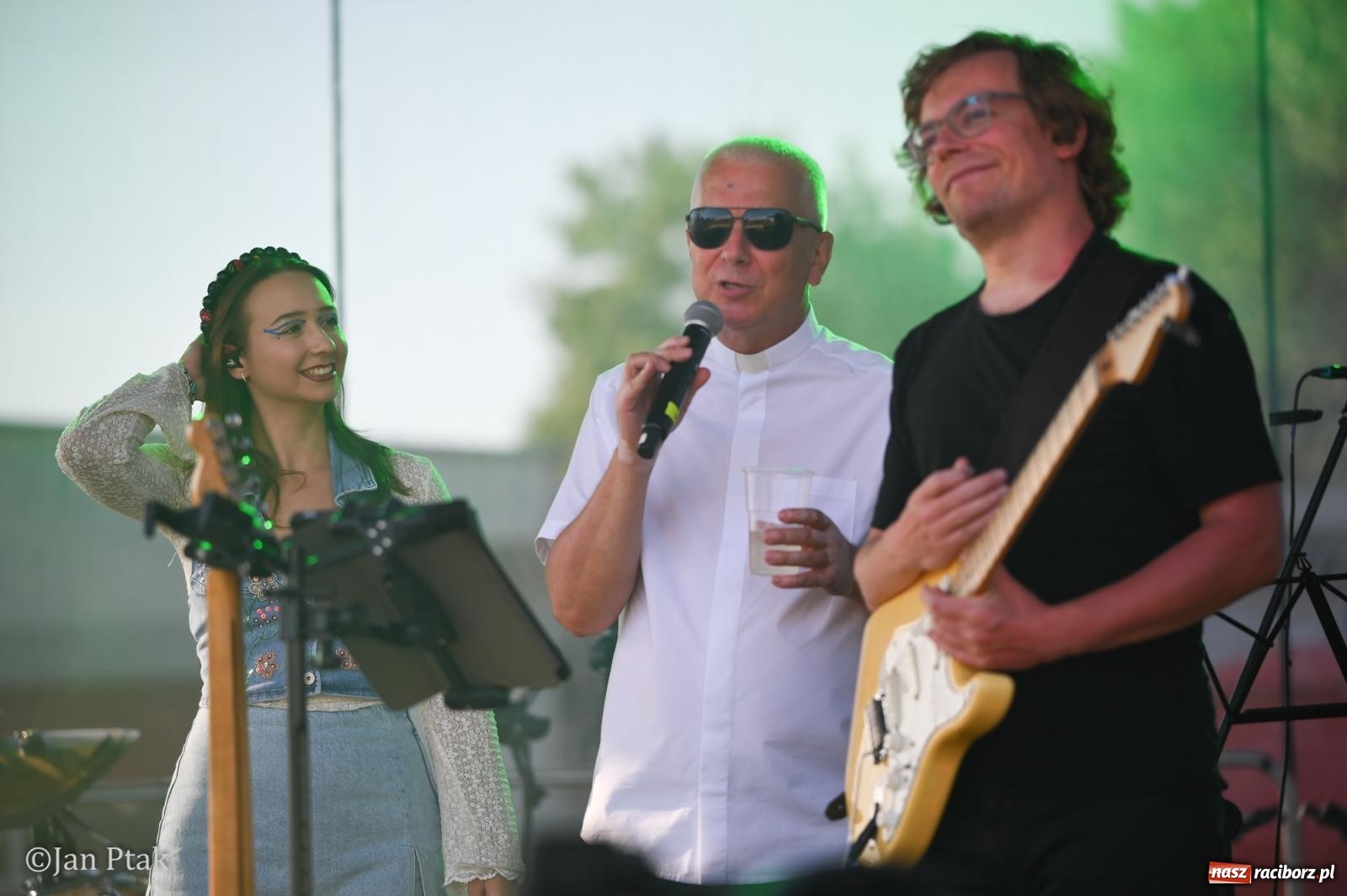 Zdjęcie w galerii na portalu naszraciborz.pl: Festyn parafialny w Brzeziu na bis! Taneczne show parafianek zrobiło furorę wiadomości z regionu