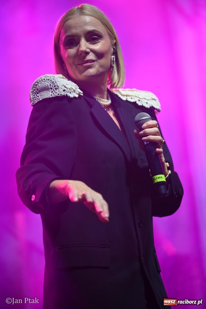 Zdjęcie w galerii na portalu naszraciborz.pl: Festyn parafialny w Brzeziu na bis! Taneczne show parafianek zrobiło furorę wiadomości z regionu
