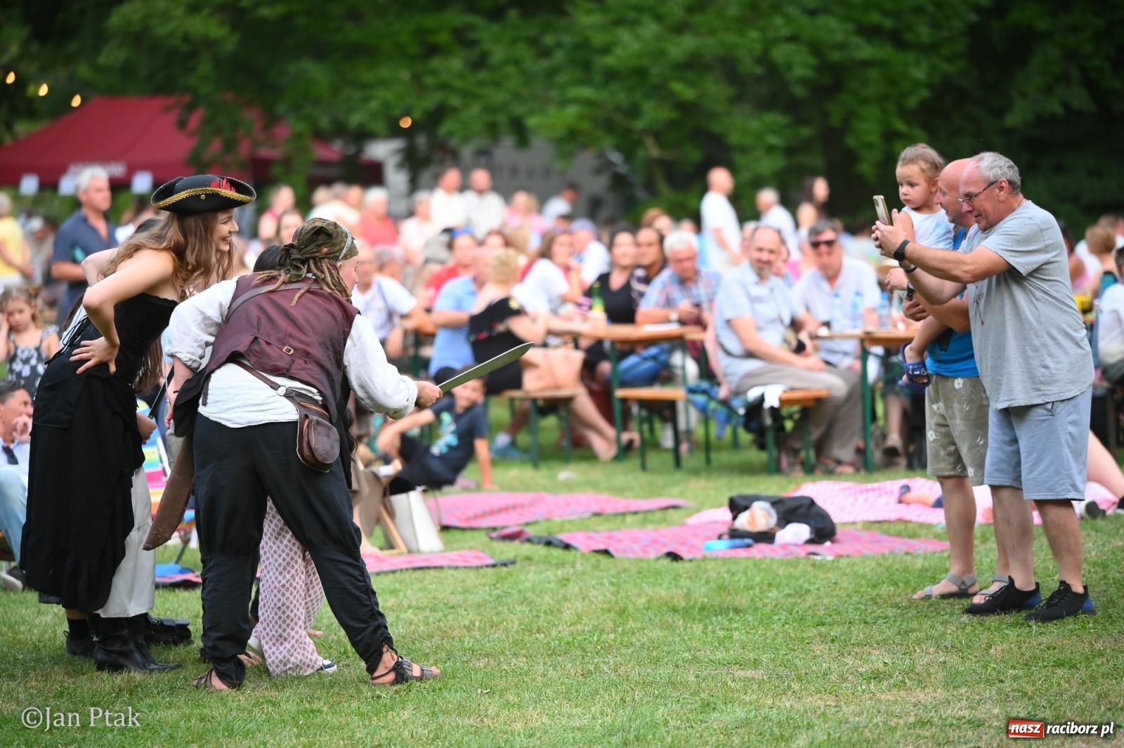 Zdjęcie w galerii na portalu naszraciborz.pl: Fanny Days po raz trzeci. Krowiarki znów pełne mieszkańców regionu [FOTO i WIDEO] wiadomości z regionu