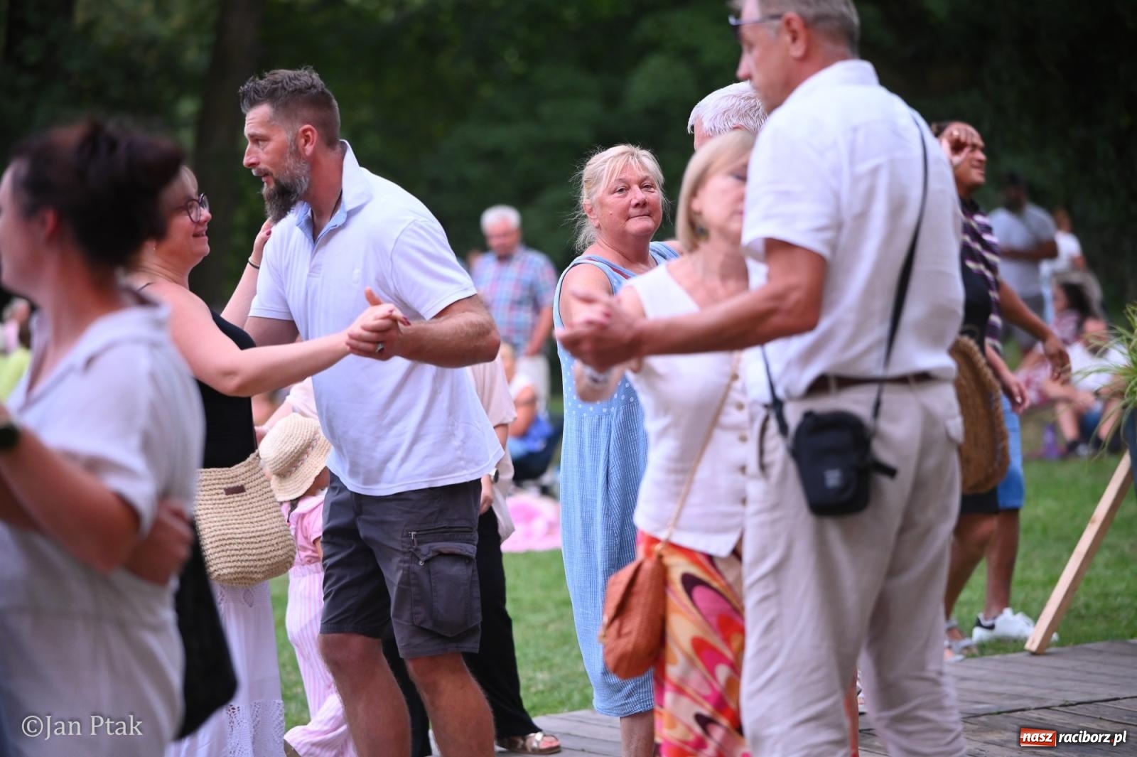 Zdjęcie w galerii na portalu naszraciborz.pl: Fanny Days po raz trzeci. Krowiarki znów pełne mieszkańców regionu [FOTO i WIDEO] wiadomości z regionu