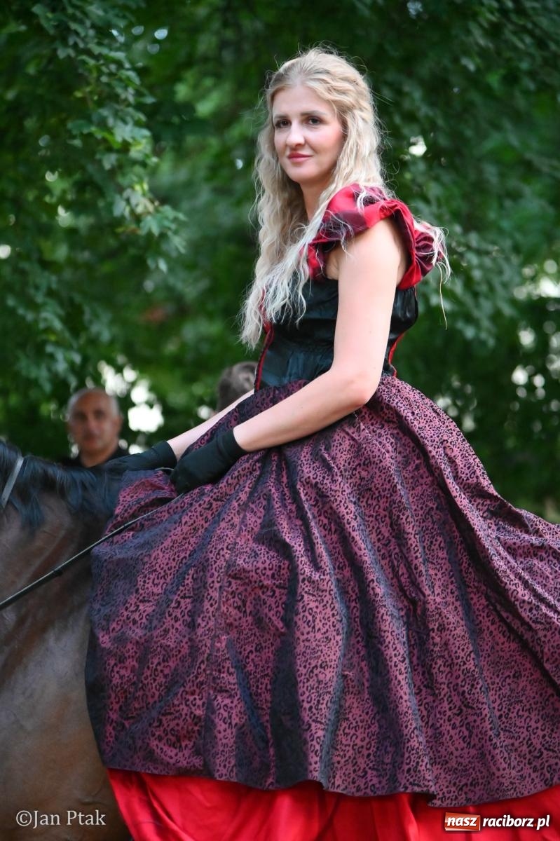 Zdjęcie w galerii na portalu naszraciborz.pl: Fanny Days po raz trzeci. Krowiarki znów pełne mieszkańców regionu [FOTO i WIDEO] wiadomości z regionu