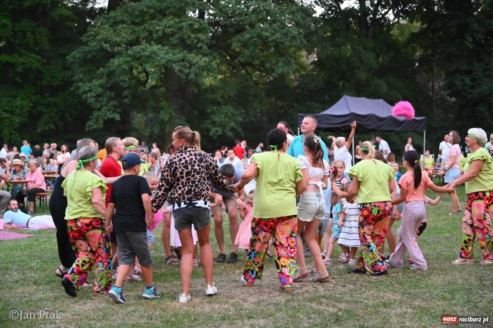 Zdjęcie w galerii na portalu naszraciborz.pl: Fanny Days po raz trzeci. Krowiarki znów pełne mieszkańców regionu [FOTO i WIDEO] wiadomości z regionu
