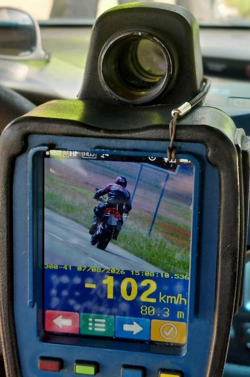 Zdjęcie w galerii na portalu naszraciborz.pl: Pędzili ponad 100 km/h w obszarze zabudowanym. Zatrzymano im prawa jazdy wiadomości z regionu