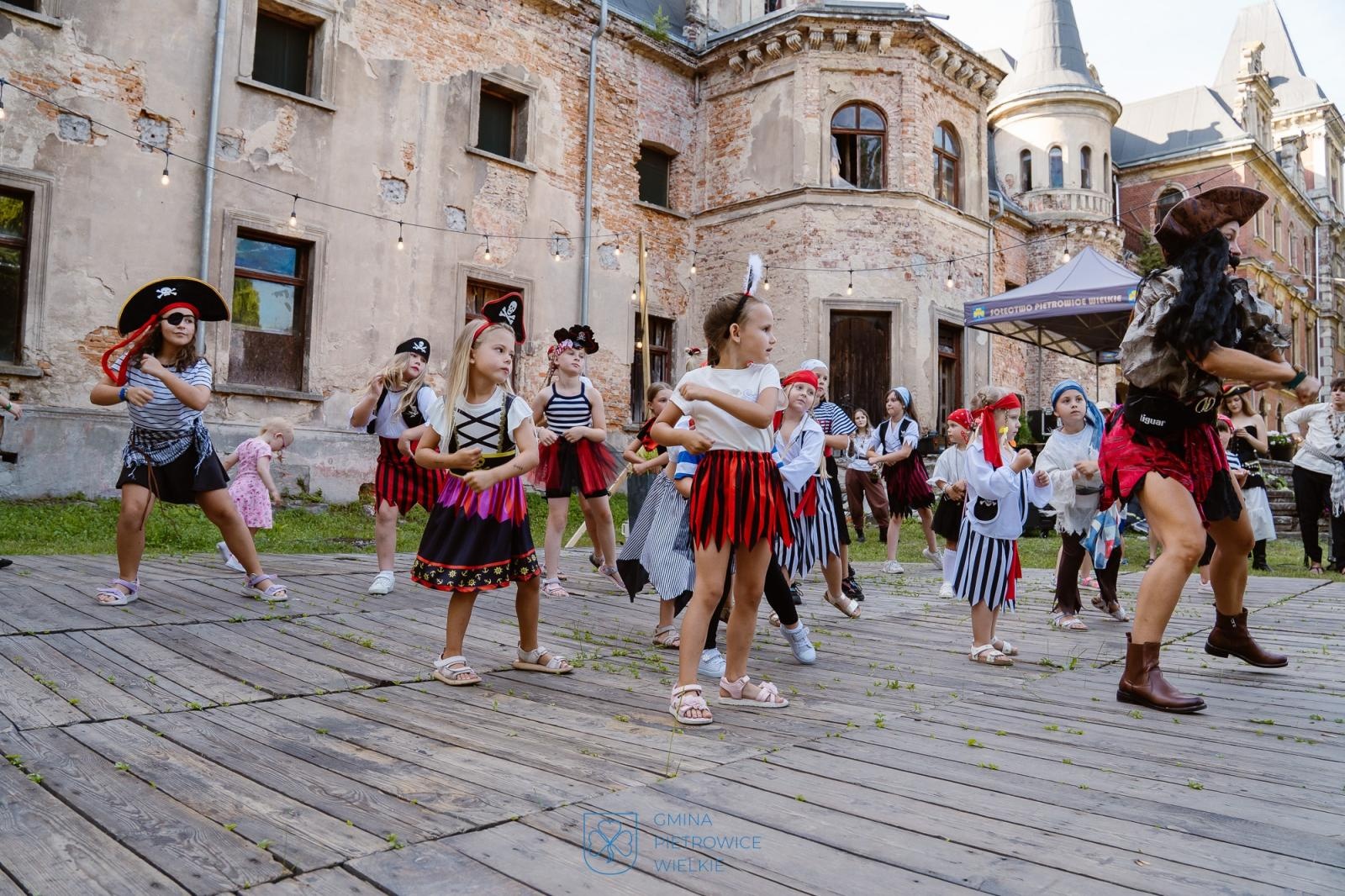Zdjęcie w galerii na portalu naszraciborz.pl: Fanny Days na bis. Zdjęcia lotnicze wydarzenia w Krowiarkach [FOTO i WIDEO] wiadomości z regionu