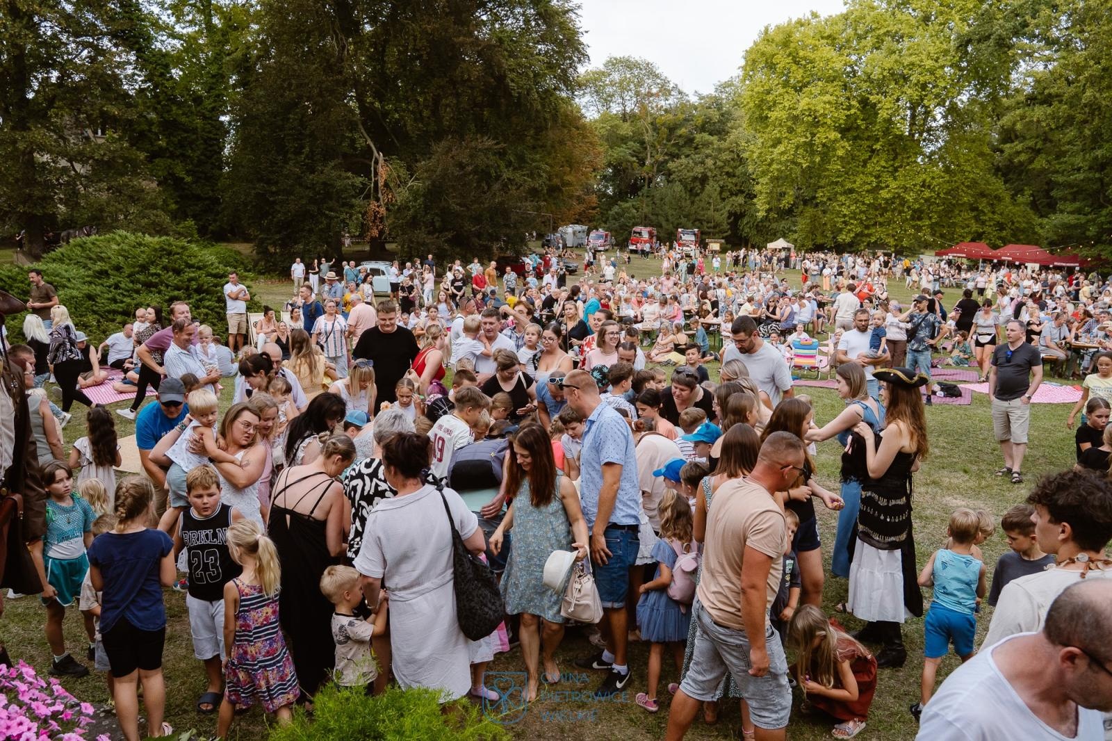 Zdjęcie w galerii na portalu naszraciborz.pl: Fanny Days na bis. Zdjęcia lotnicze wydarzenia w Krowiarkach [FOTO i WIDEO] wiadomości z regionu