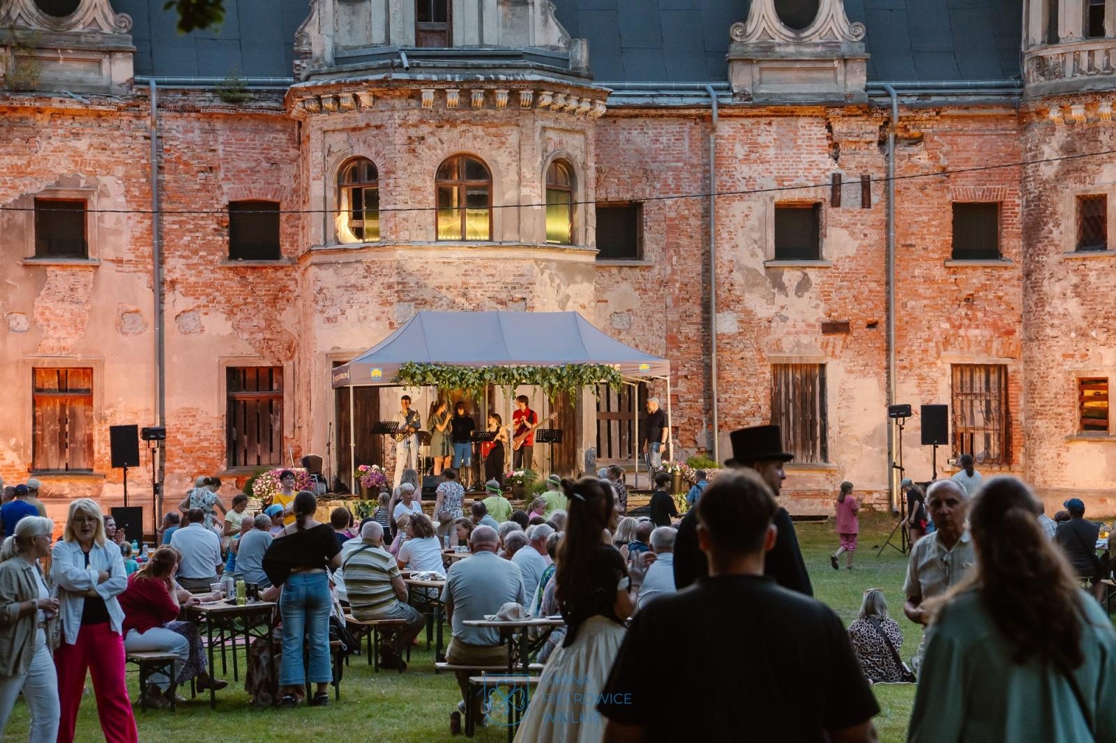 Zdjęcie w galerii na portalu naszraciborz.pl: Fanny Days na bis. Zdjęcia lotnicze wydarzenia w Krowiarkach [FOTO i WIDEO] wiadomości z regionu