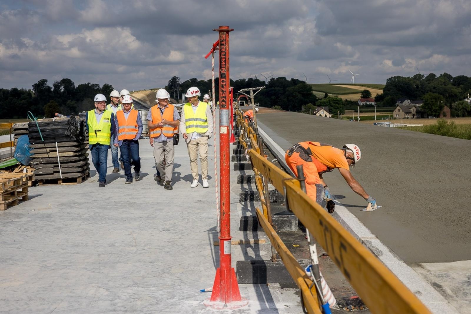 Zdjęcie w galerii na portalu naszraciborz.pl: Most nad Odrą pod Raciborzem na ostatniej prostej. Wielka przeprawa może być gotowa jeszcze w tym roku [FOTO] wiadomości z regionu