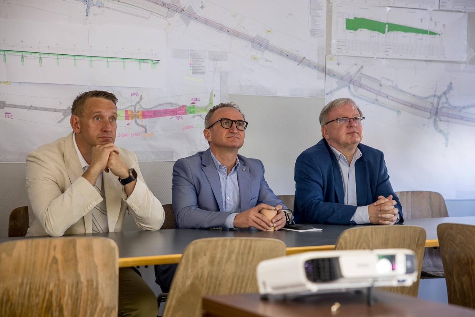 Zdjęcie w galerii na portalu naszraciborz.pl: Most nad Odrą pod Raciborzem na ostatniej prostej. Wielka przeprawa może być gotowa jeszcze w tym roku [FOTO] wiadomości z regionu
