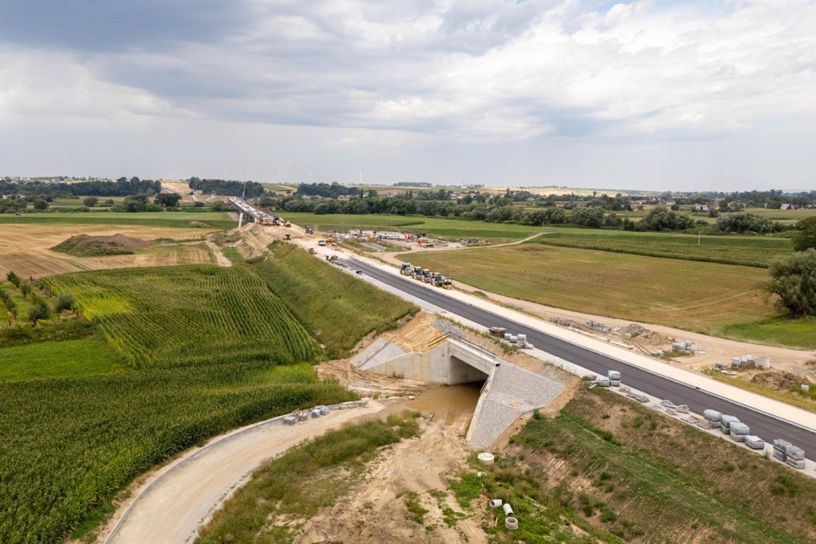 Zdjęcie w galerii na portalu naszraciborz.pl: Most nad Odrą pod Raciborzem na ostatniej prostej. Wielka przeprawa może być gotowa jeszcze w tym roku [FOTO] wiadomości z regionu
