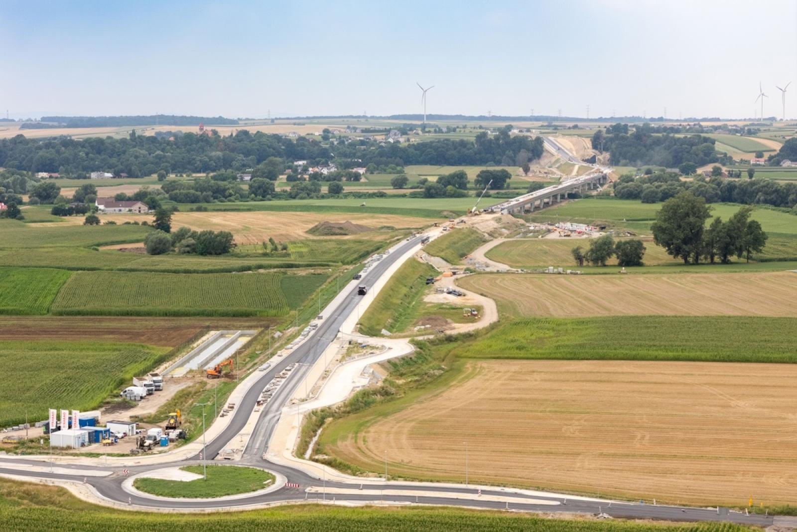 Zdjęcie w galerii na portalu naszraciborz.pl: Most nad Odrą pod Raciborzem na ostatniej prostej. Wielka przeprawa może być gotowa jeszcze w tym roku [FOTO] wiadomości z regionu