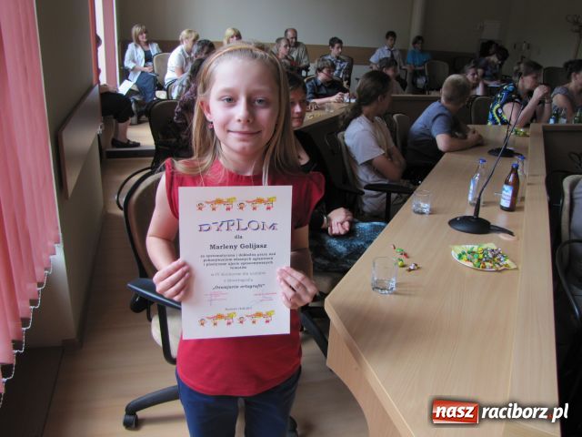 Zdjęcie w galerii na portalu naszraciborz.pl: SP 13 najlepsza w oswajaniu ortografii wiadomości z regionu