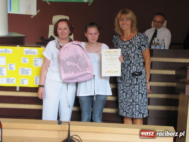 Zdjęcie w galerii na portalu naszraciborz.pl: SP 13 najlepsza w oswajaniu ortografii wiadomości z regionu