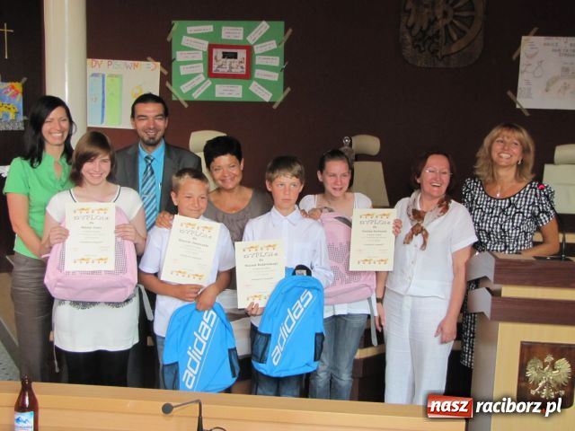 Zdjęcie w galerii na portalu naszraciborz.pl: SP 13 najlepsza w oswajaniu ortografii wiadomości z regionu