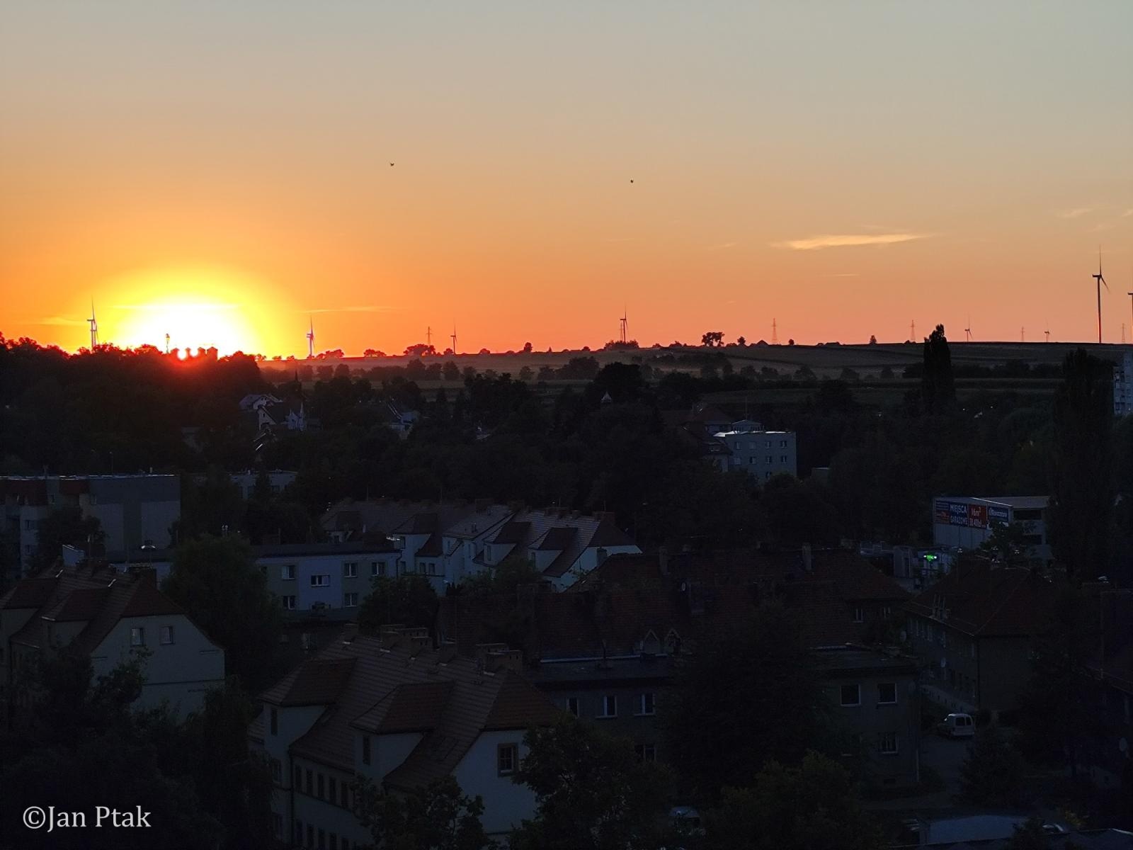 Zdjęcie w galerii na portalu naszraciborz.pl: Zaćmienie Słońca nad Raciborzem. Niecodzienny spektakl na niebie [FOTO i WIDEO] wiadomości z regionu