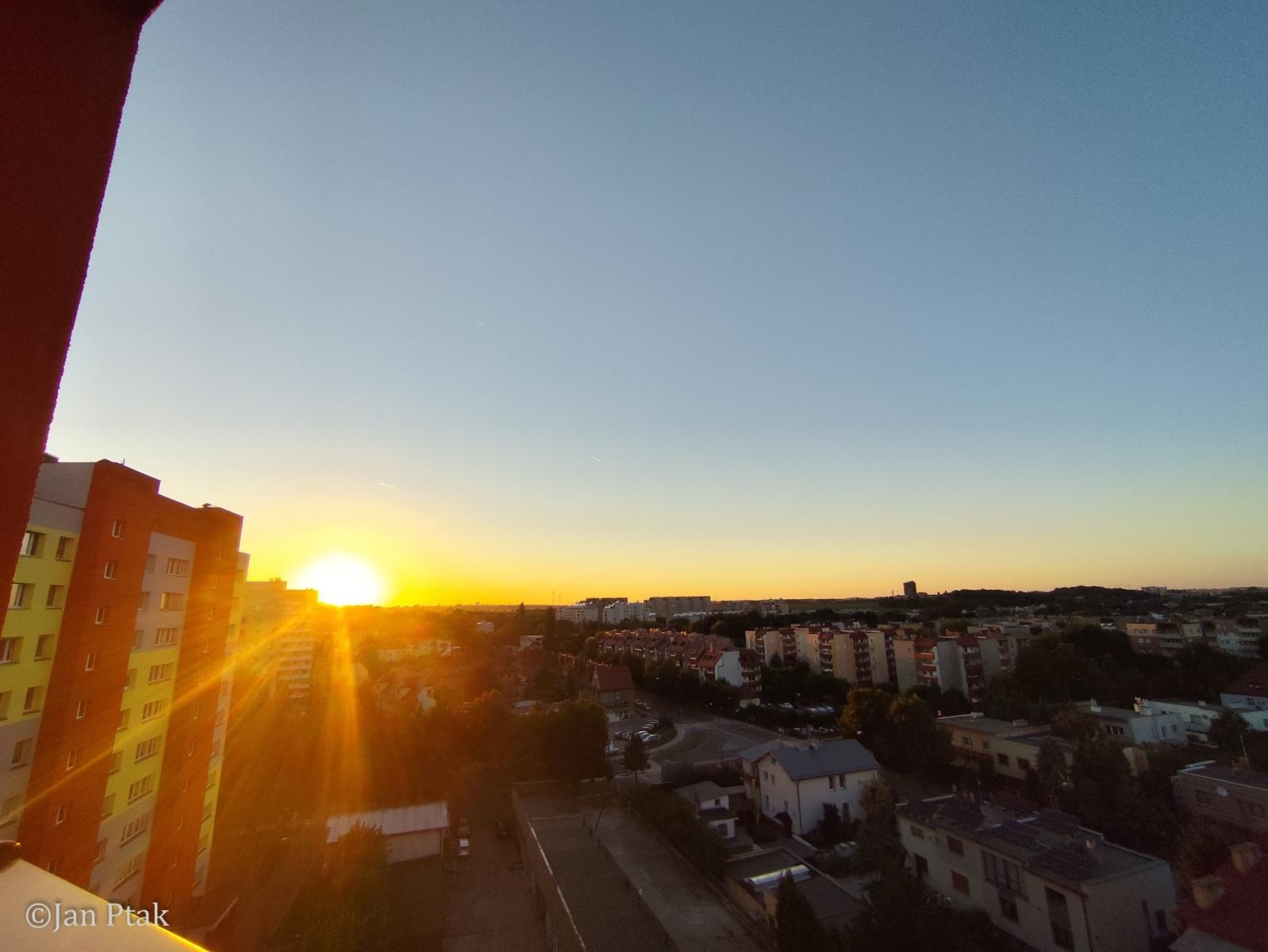 Zdjęcie w galerii na portalu naszraciborz.pl: Zaćmienie Słońca nad Raciborzem. Niecodzienny spektakl na niebie [FOTO i WIDEO] wiadomości z regionu