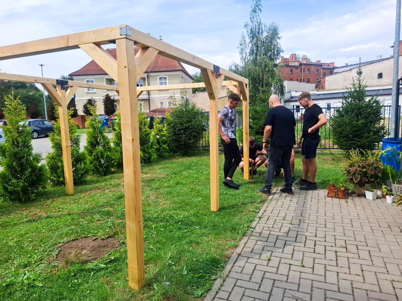 Zdjęcie w galerii na portalu naszraciborz.pl: Resocjalizacja, która służy innym. ZK i zakład poprawczy razem dla seniorów wiadomości z regionu
