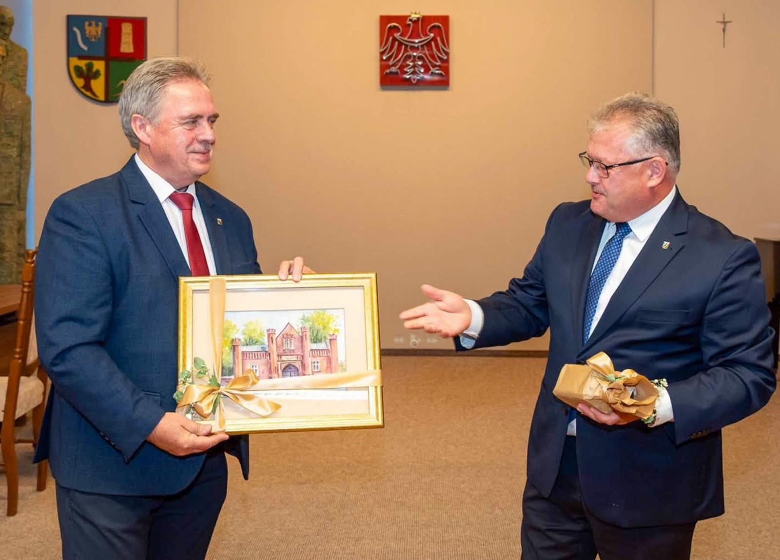 Zdjęcie w galerii na portalu naszraciborz.pl: Po 33 latach odchodzi z urzędu. Wolfgang Kroczek przechodzi na emeryturę wiadomości z regionu
