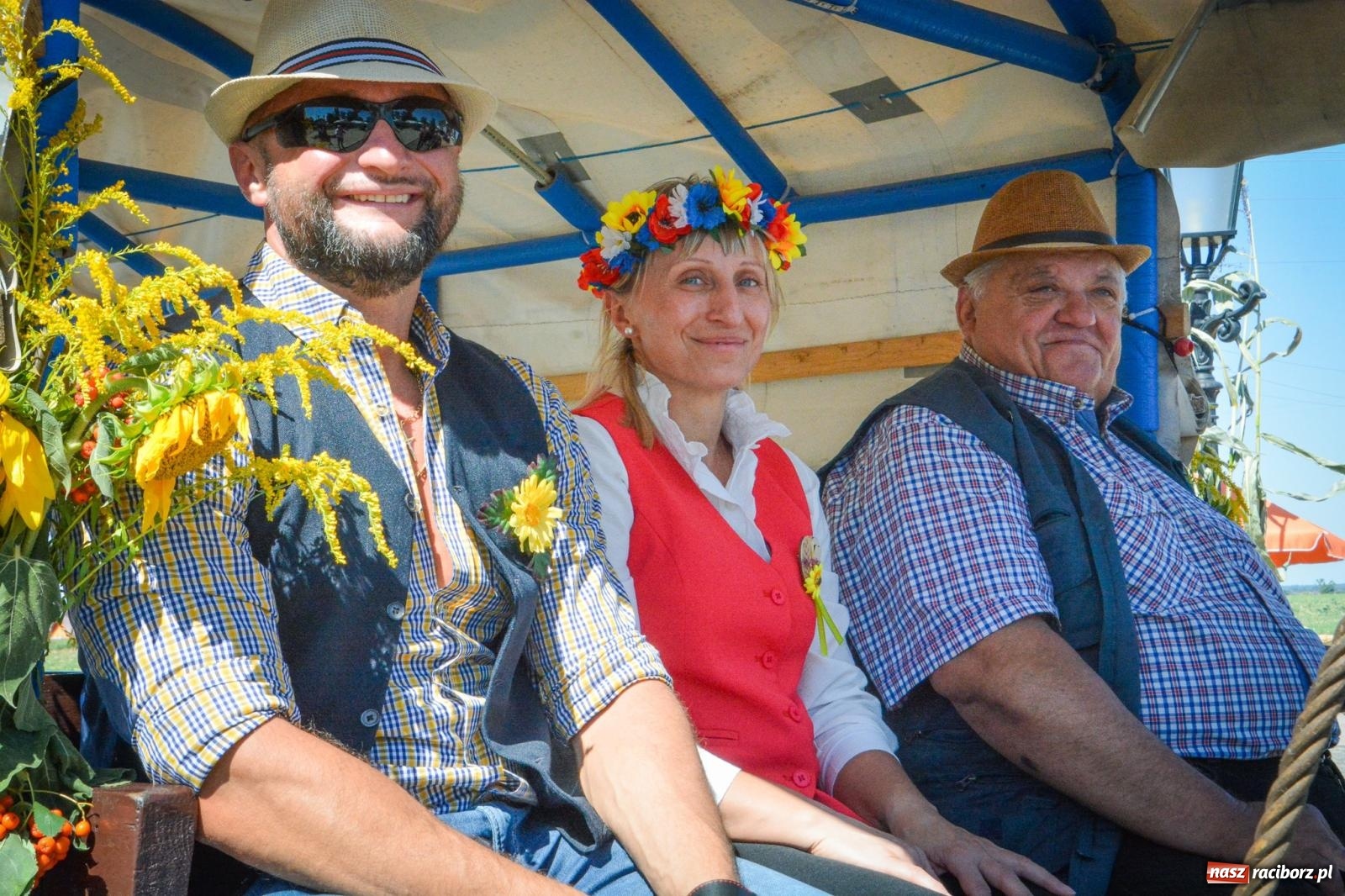 Zdjęcie w galerii na portalu naszraciborz.pl: Łańce rozpoczęły sezon dożynkowy w powiecie raciborskim [FOTO i WIDEO] wiadomości z regionu