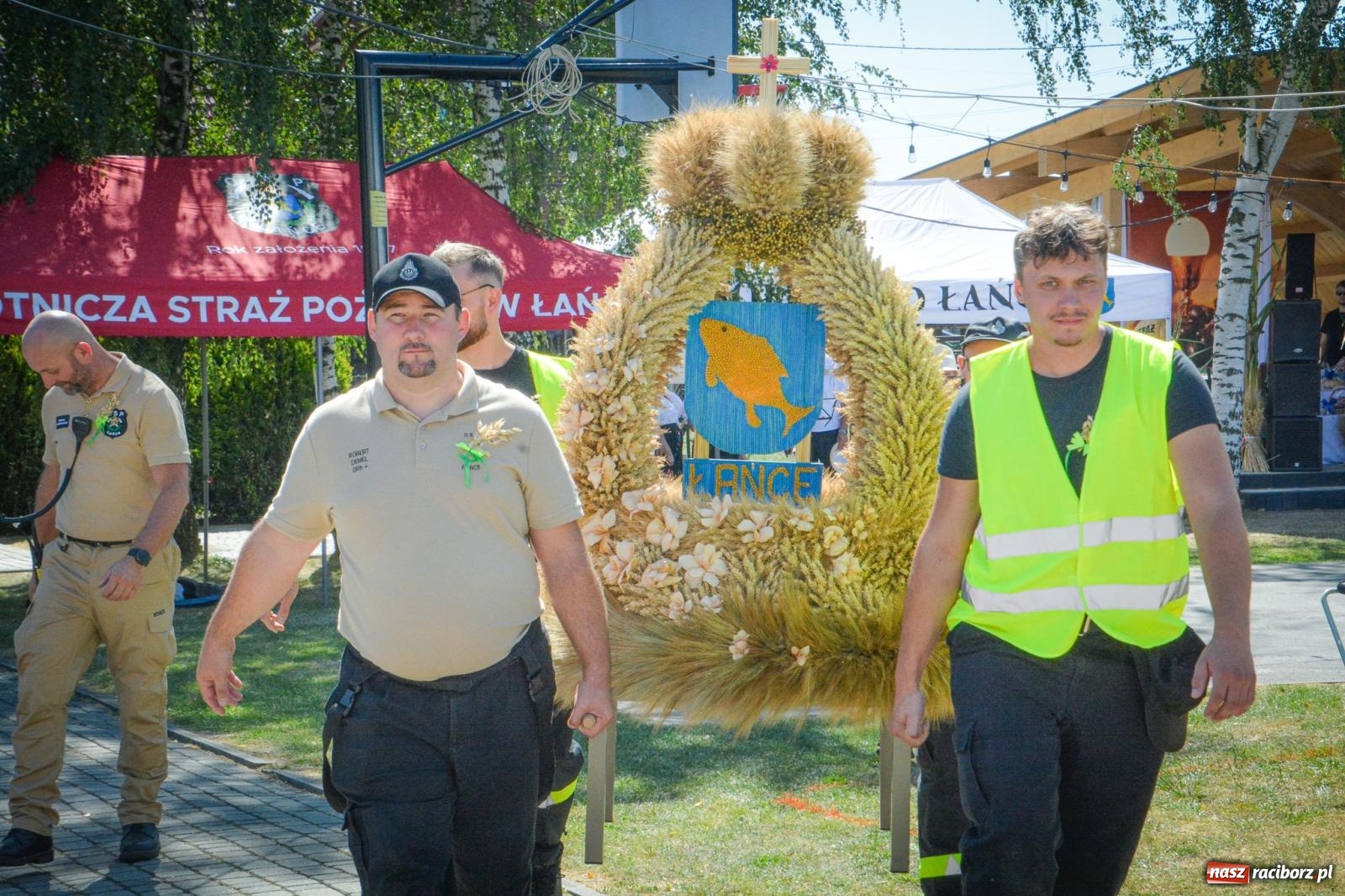 Zdjęcie w galerii na portalu naszraciborz.pl: Łańce rozpoczęły sezon dożynkowy w powiecie raciborskim [FOTO i WIDEO] wiadomości z regionu