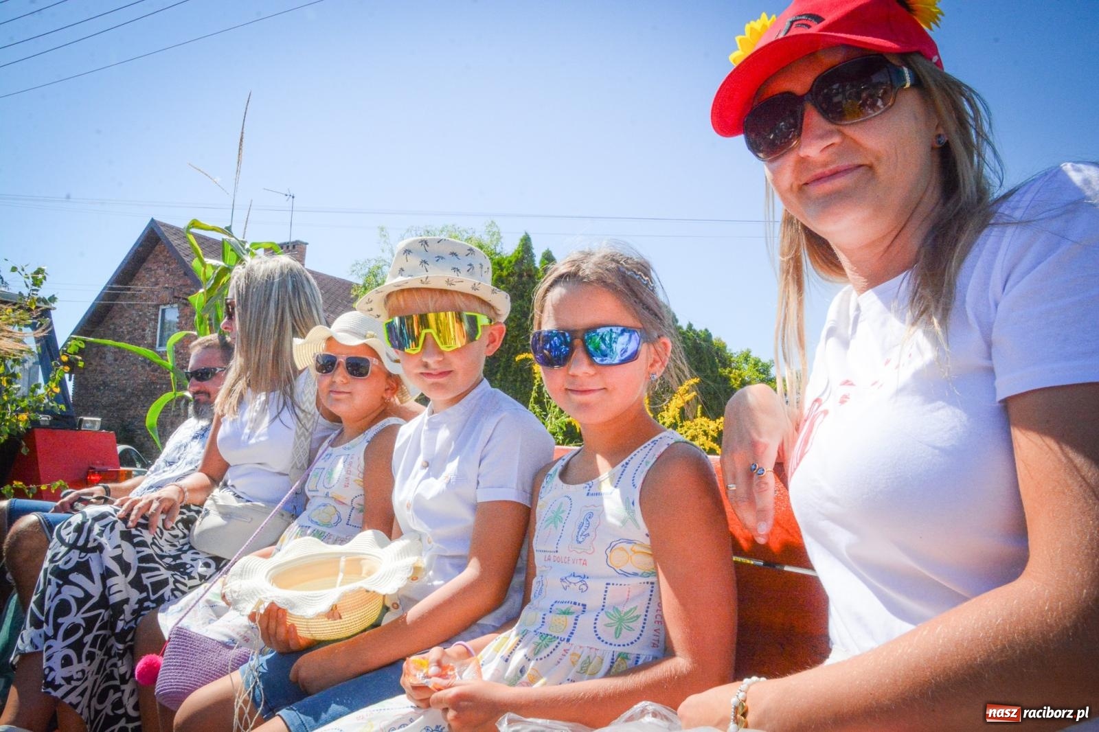 Zdjęcie w galerii na portalu naszraciborz.pl: Łańce rozpoczęły sezon dożynkowy w powiecie raciborskim [FOTO i WIDEO] wiadomości z regionu