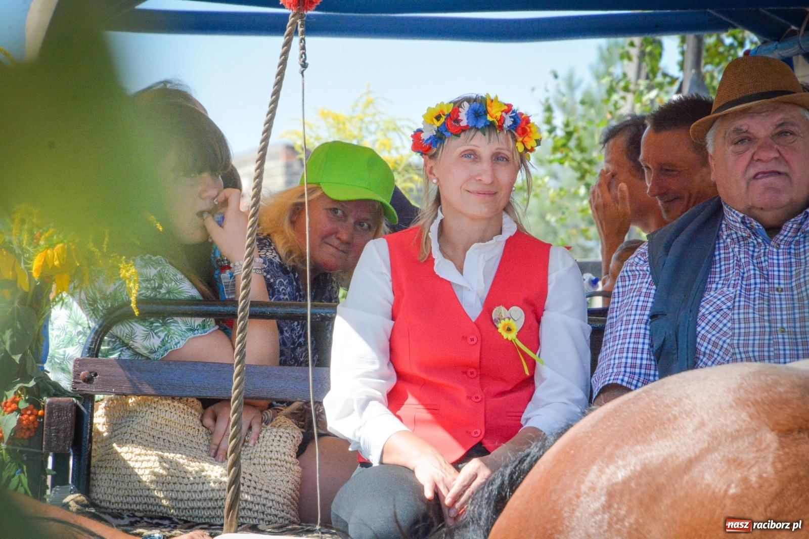 Zdjęcie w galerii na portalu naszraciborz.pl: Łańce rozpoczęły sezon dożynkowy w powiecie raciborskim [FOTO i WIDEO] wiadomości z regionu