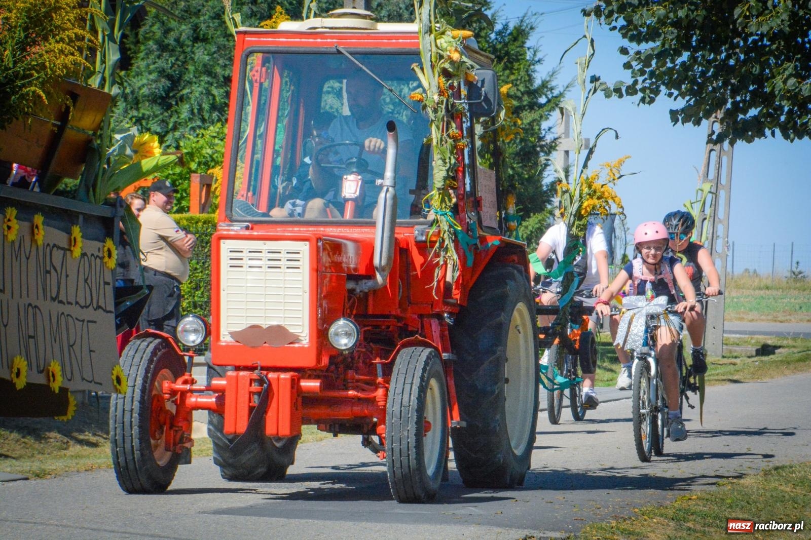 Zdjęcie w galerii na portalu naszraciborz.pl: Łańce rozpoczęły sezon dożynkowy w powiecie raciborskim [FOTO i WIDEO] wiadomości z regionu