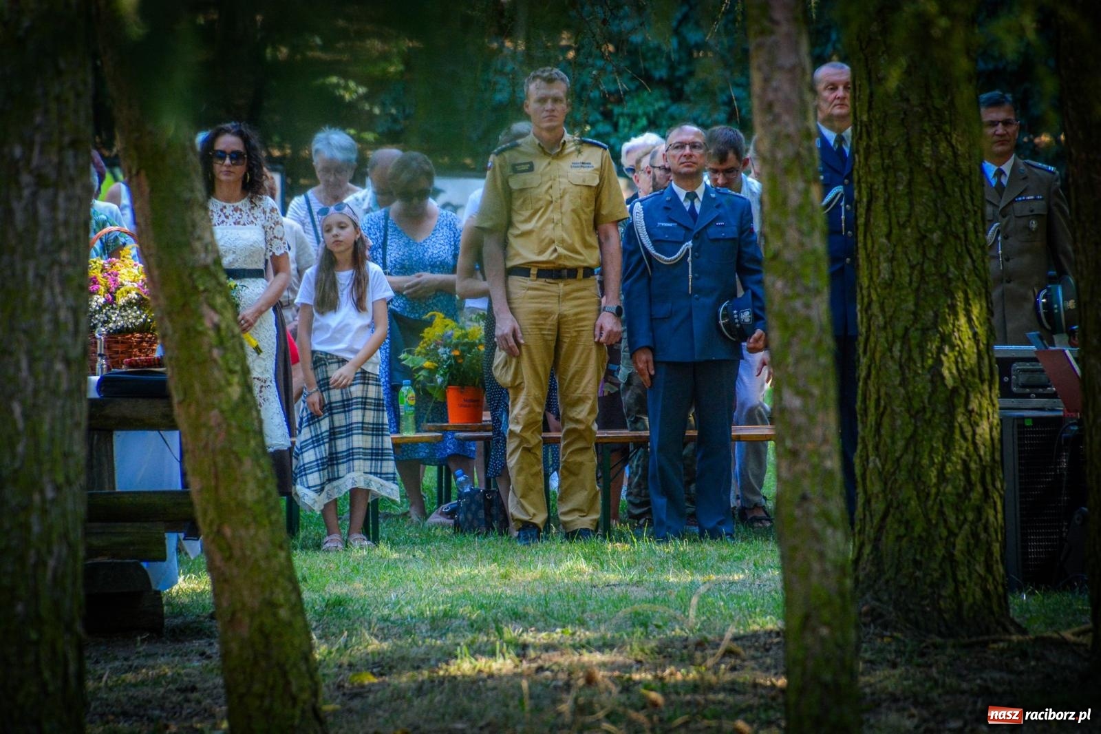Zdjęcie w galerii na portalu naszraciborz.pl: Msza polowa i polskie piosenki w Arboretum Bramy Morawskiej [FOTO i WIDEO] wiadomości z regionu