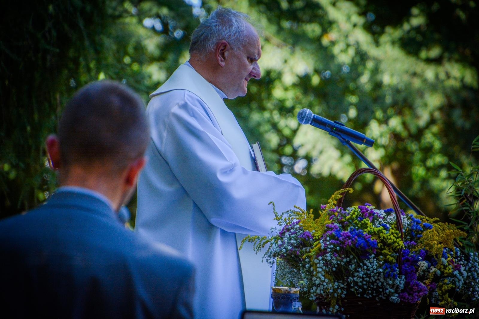 Zdjęcie w galerii na portalu naszraciborz.pl: Msza polowa i polskie piosenki w Arboretum Bramy Morawskiej [FOTO i WIDEO] wiadomości z regionu