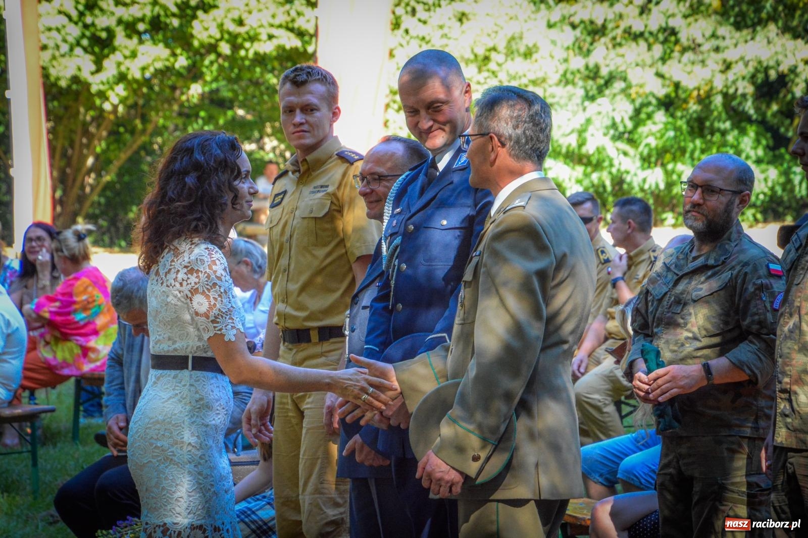 Zdjęcie w galerii na portalu naszraciborz.pl: Msza polowa i polskie piosenki w Arboretum Bramy Morawskiej [FOTO i WIDEO] wiadomości z regionu