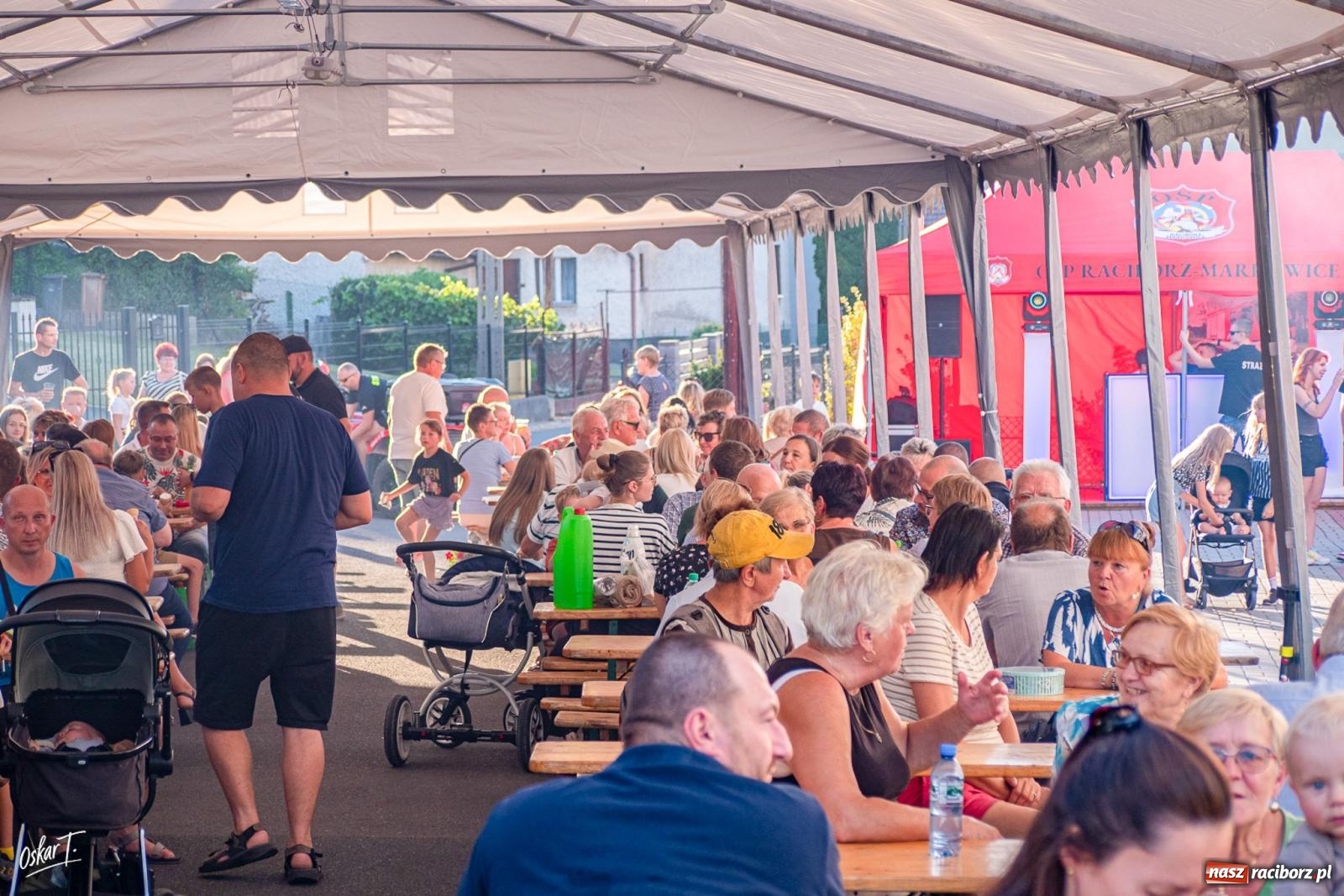 Zdjęcie w galerii na portalu naszraciborz.pl: Markowice bawiły się na festynie. Były atrakcje dla dzieci, muzyka i strażackie zabawy [FOTO] wiadomości z regionu