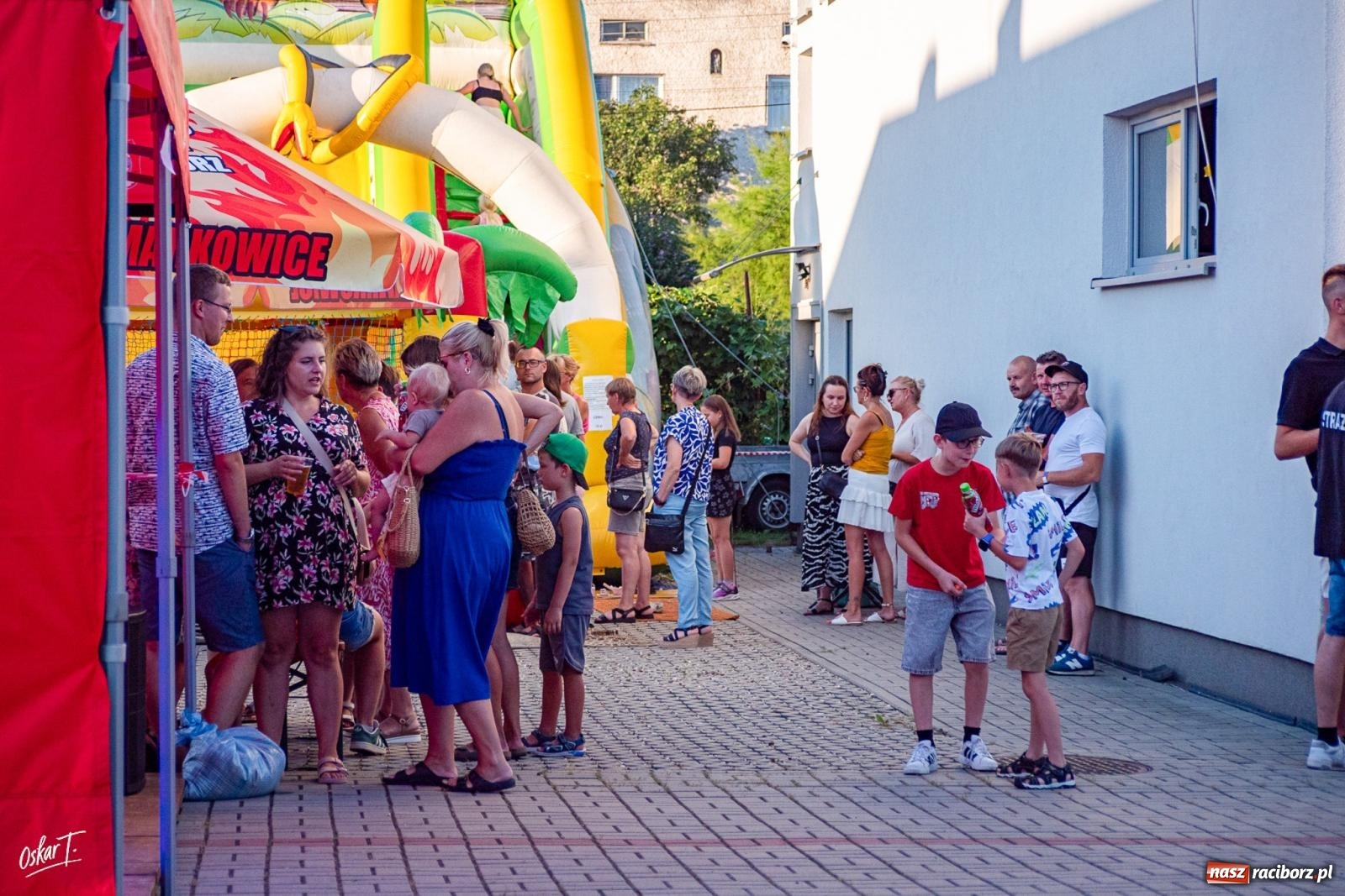 Zdjęcie w galerii na portalu naszraciborz.pl: Markowice bawiły się na festynie. Były atrakcje dla dzieci, muzyka i strażackie zabawy [FOTO] wiadomości z regionu