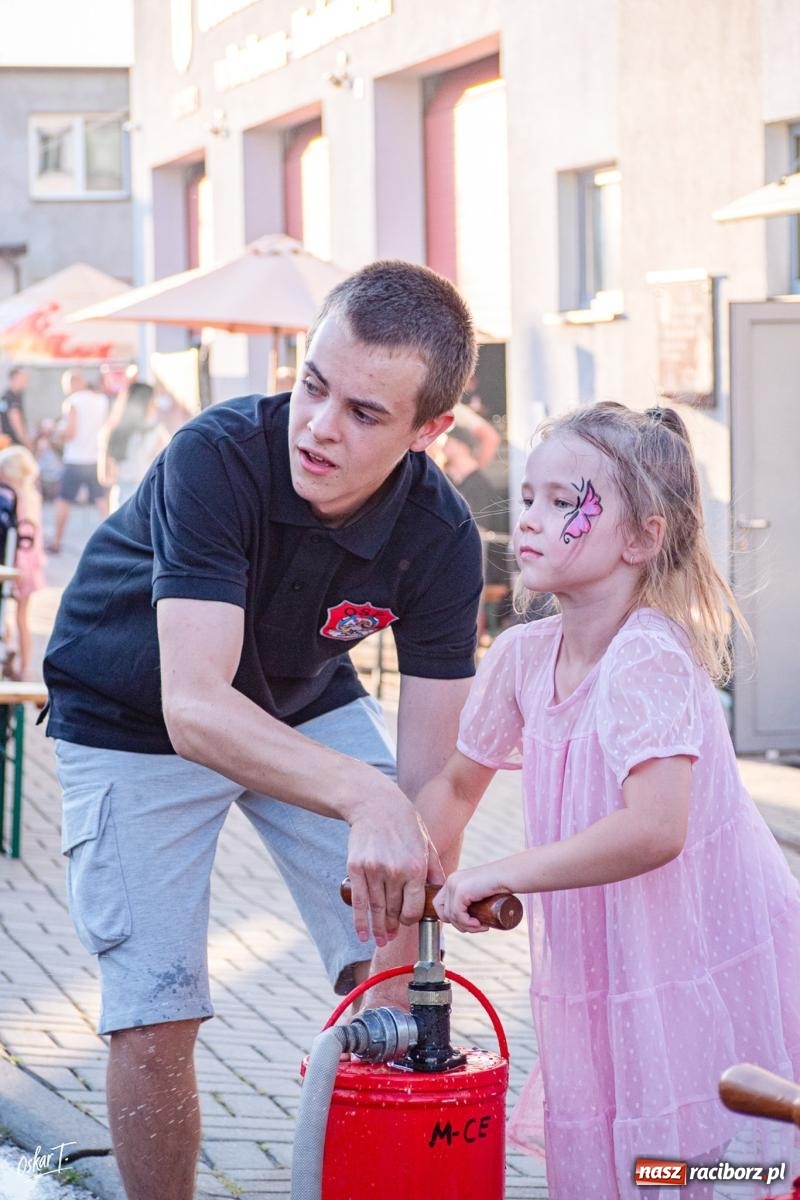 Zdjęcie w galerii na portalu naszraciborz.pl: Markowice bawiły się na festynie. Były atrakcje dla dzieci, muzyka i strażackie zabawy [FOTO] wiadomości z regionu