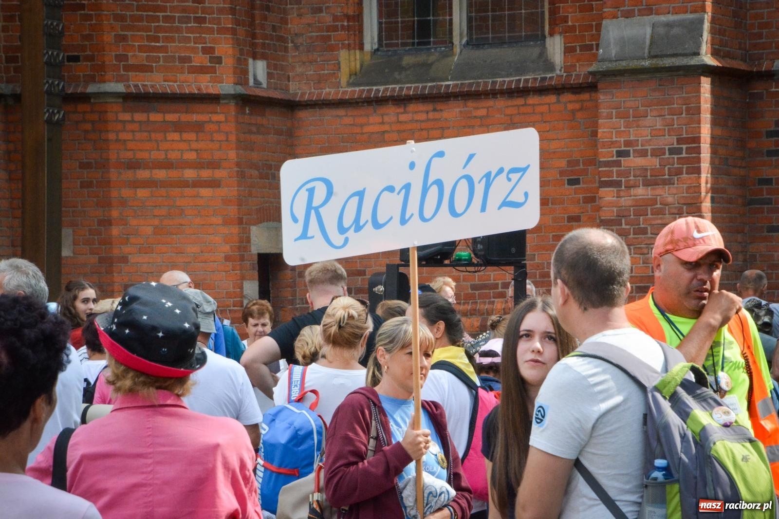 Zdjęcie w galerii na portalu naszraciborz.pl: 50. Piesza Pielgrzymka Opolska wyruszyła z Raciborza na Jasną Górę [FOTO i WIDEO] wiadomości z regionu