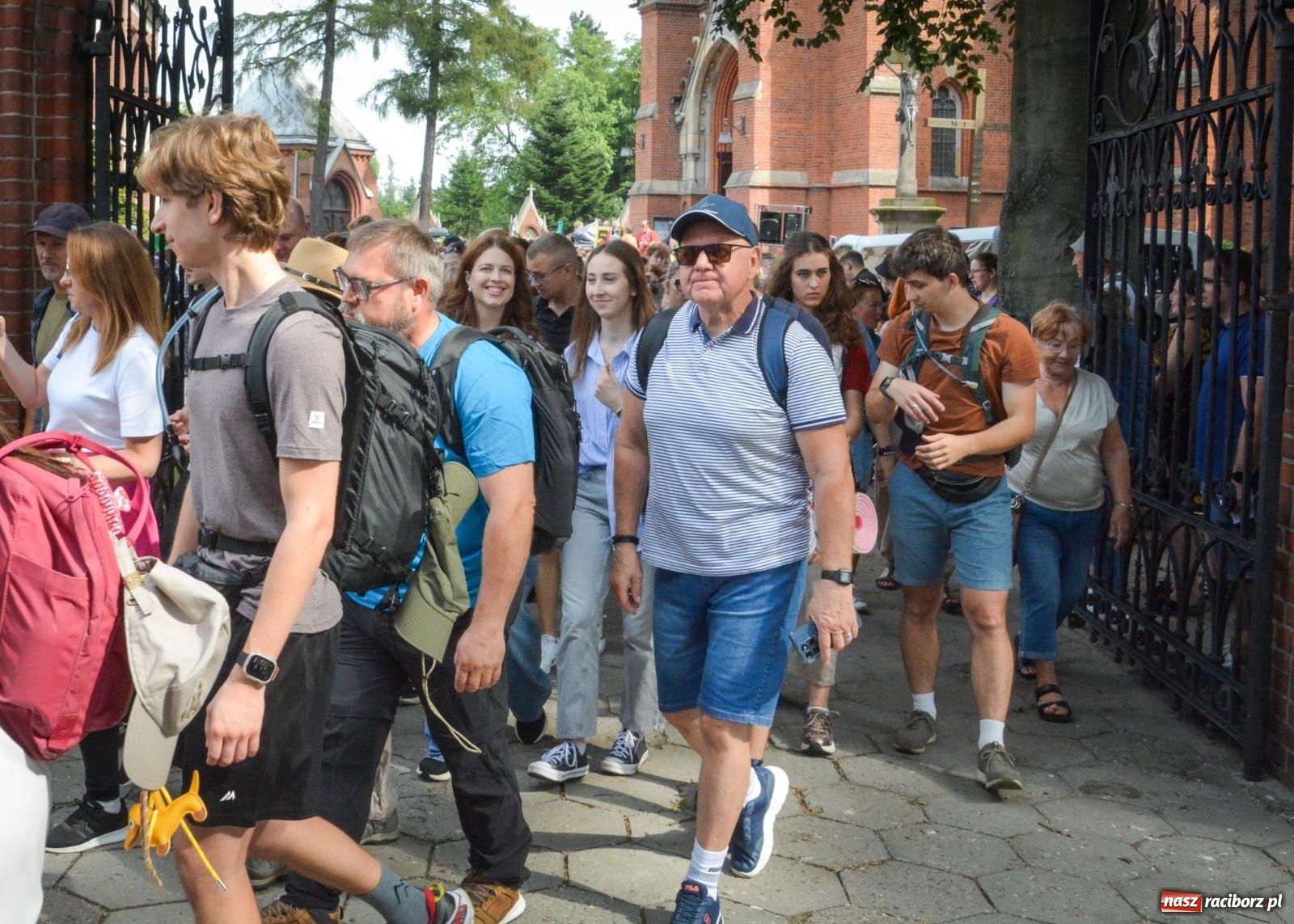 Zdjęcie w galerii na portalu naszraciborz.pl: 50. Piesza Pielgrzymka Opolska wyruszyła z Raciborza na Jasną Górę [FOTO i WIDEO] wiadomości z regionu