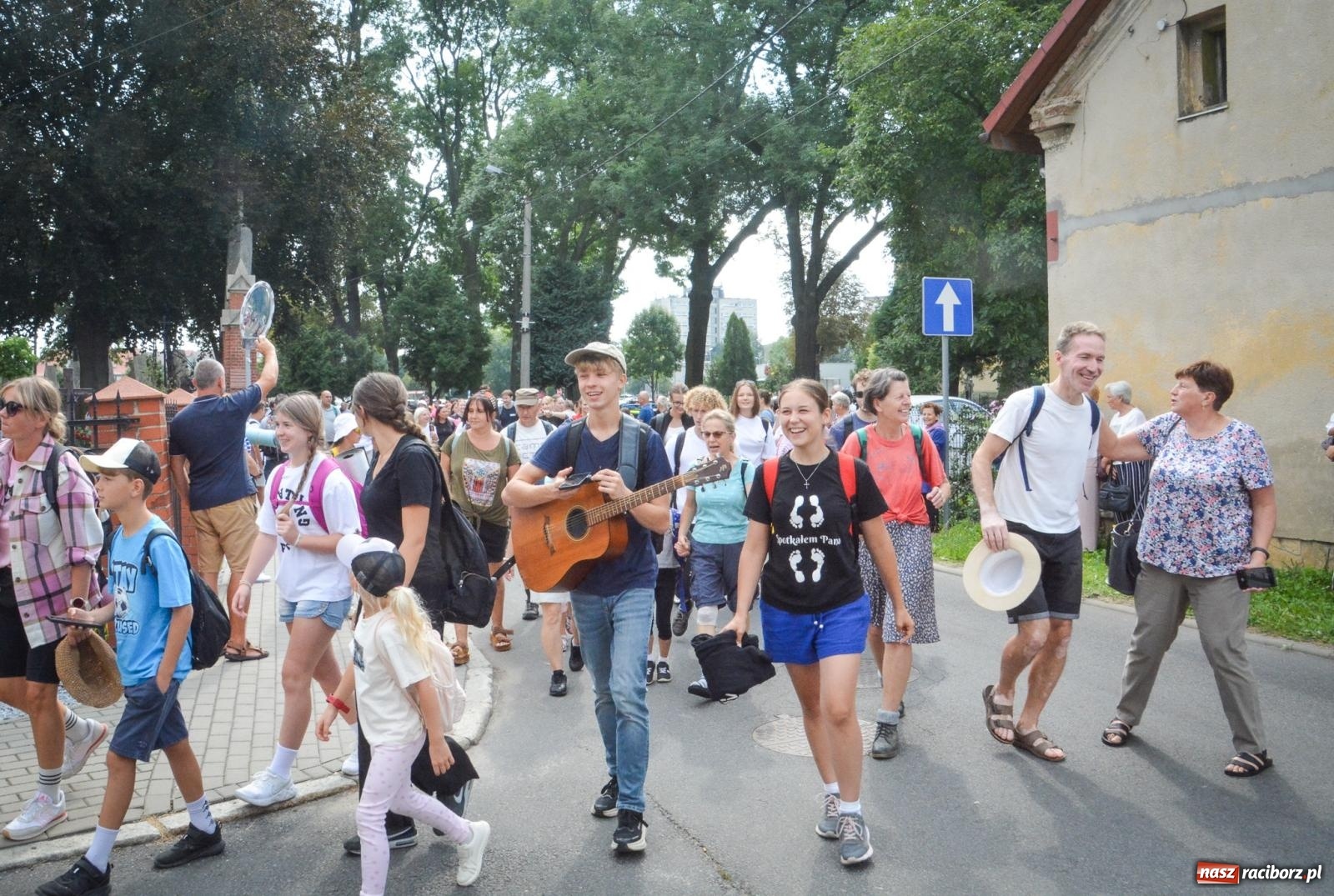 Zdjęcie w galerii na portalu naszraciborz.pl: 50. Piesza Pielgrzymka Opolska wyruszyła z Raciborza na Jasną Górę [FOTO i WIDEO] wiadomości z regionu