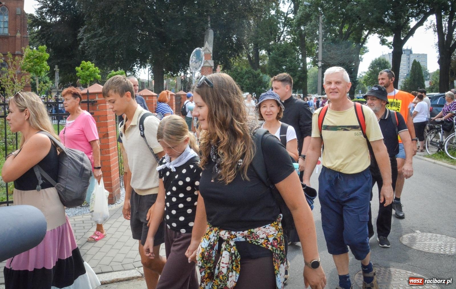 Zdjęcie w galerii na portalu naszraciborz.pl: 50. Piesza Pielgrzymka Opolska wyruszyła z Raciborza na Jasną Górę [FOTO i WIDEO] wiadomości z regionu