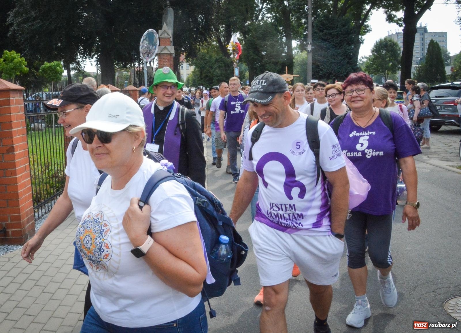 Zdjęcie w galerii na portalu naszraciborz.pl: 50. Piesza Pielgrzymka Opolska wyruszyła z Raciborza na Jasną Górę [FOTO i WIDEO] wiadomości z regionu