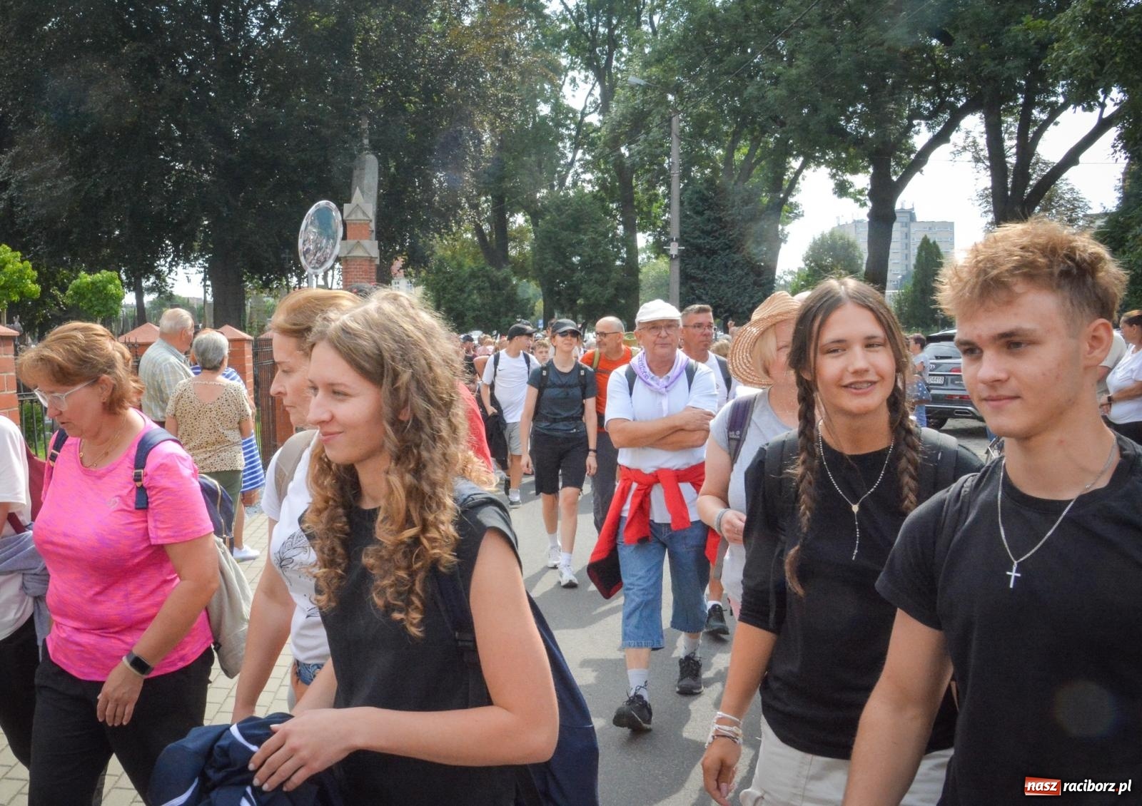 Zdjęcie w galerii na portalu naszraciborz.pl: 50. Piesza Pielgrzymka Opolska wyruszyła z Raciborza na Jasną Górę [FOTO i WIDEO] wiadomości z regionu