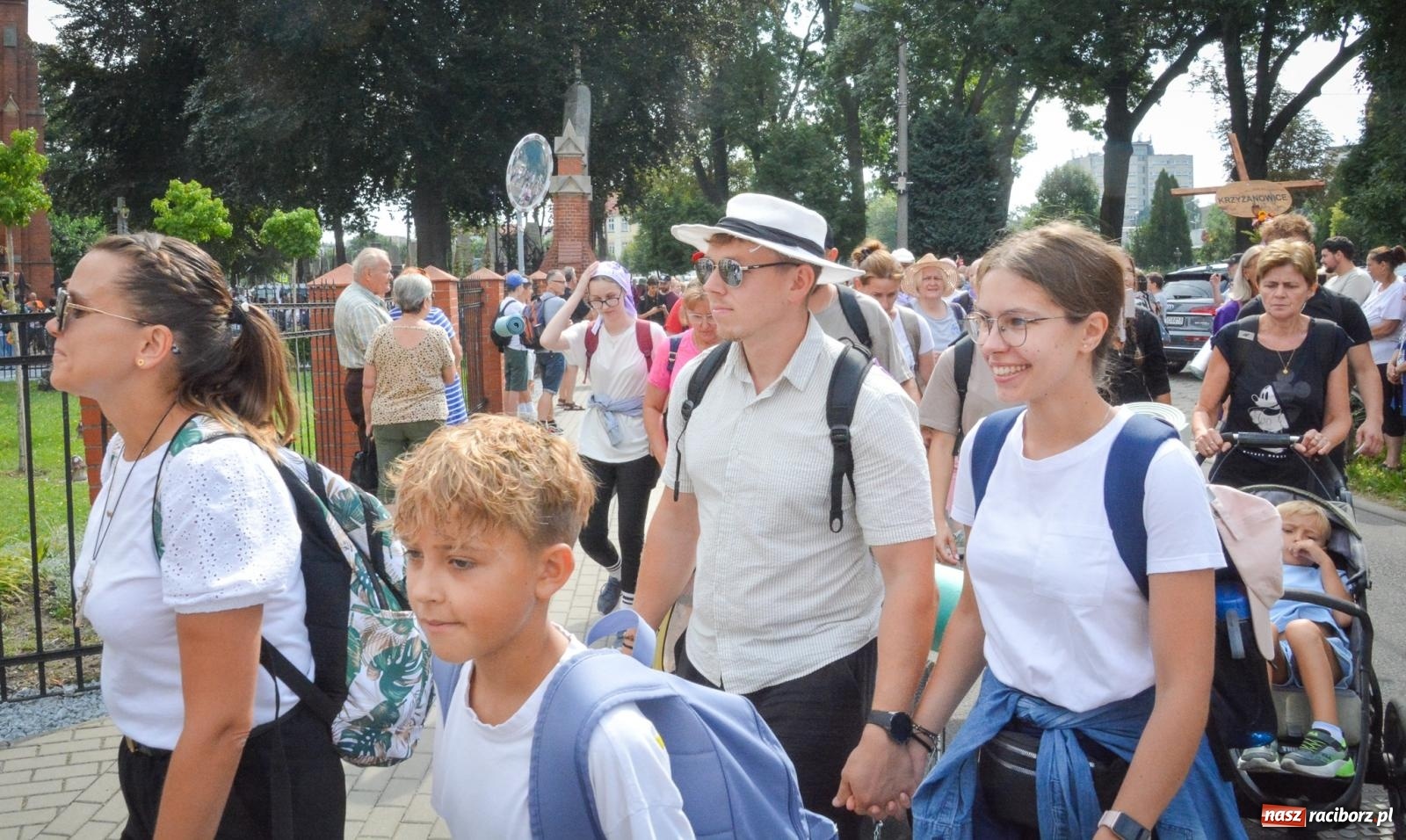 Zdjęcie w galerii na portalu naszraciborz.pl: 50. Piesza Pielgrzymka Opolska wyruszyła z Raciborza na Jasną Górę [FOTO i WIDEO] wiadomości z regionu