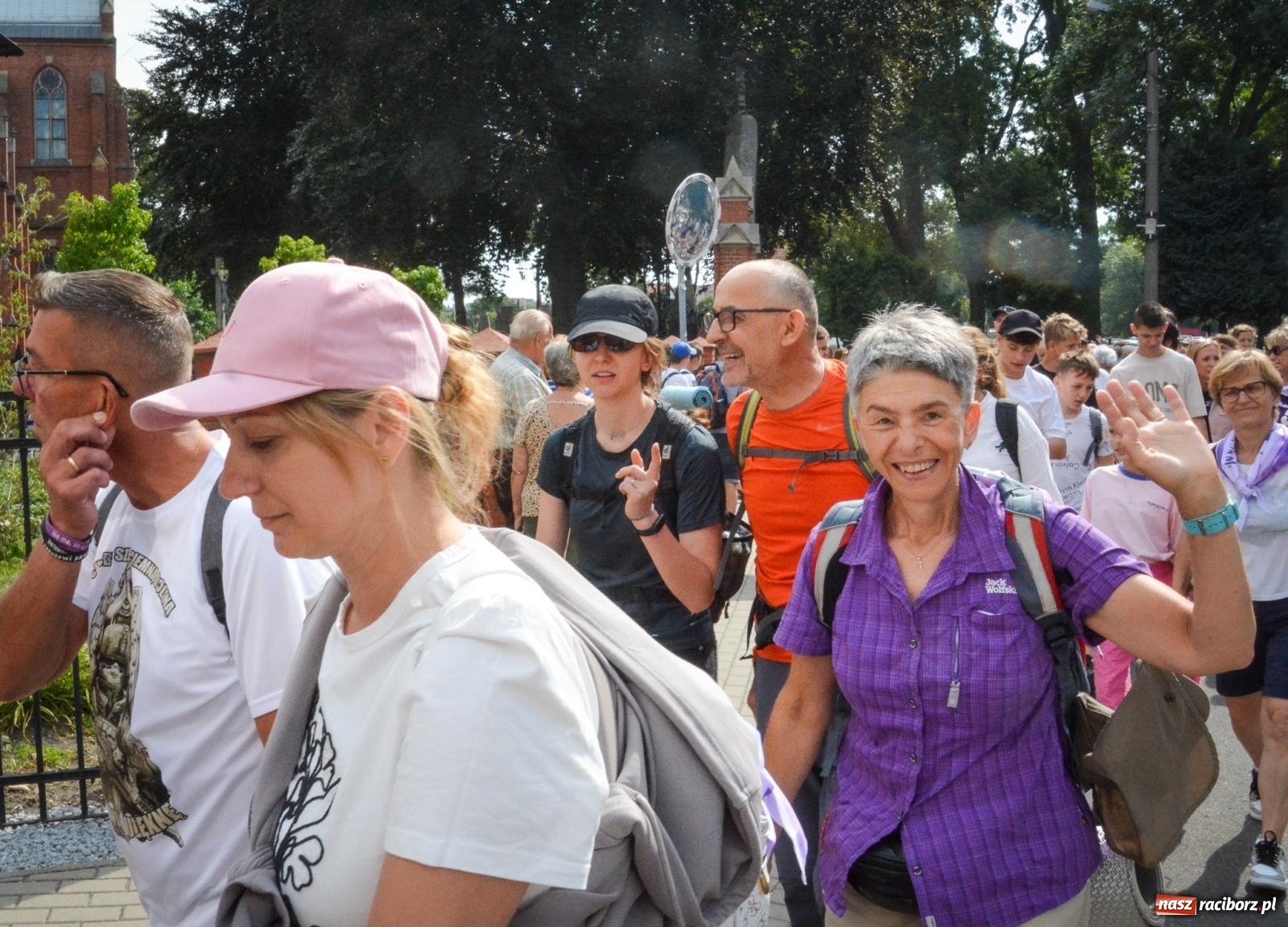 Zdjęcie w galerii na portalu naszraciborz.pl: 50. Piesza Pielgrzymka Opolska wyruszyła z Raciborza na Jasną Górę [FOTO i WIDEO] wiadomości z regionu
