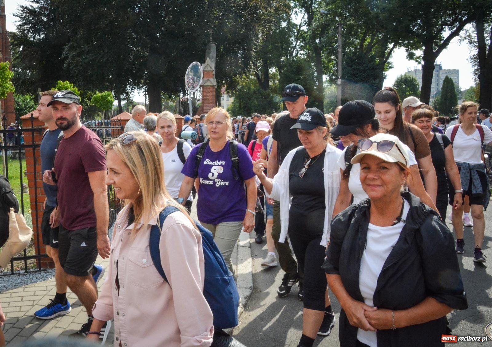 Zdjęcie w galerii na portalu naszraciborz.pl: 50. Piesza Pielgrzymka Opolska wyruszyła z Raciborza na Jasną Górę [FOTO i WIDEO] wiadomości z regionu
